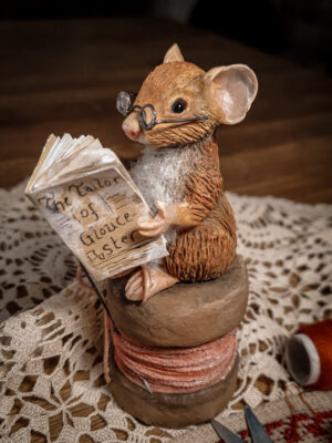 🍂🐭‘The tailor of Gloucester mouse’🐭🍂 - Mixed media sculpture – height about 4.3”