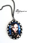 'Crows 1' : Cameo necklace