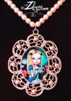 'Alice 2' : Cameo necklace