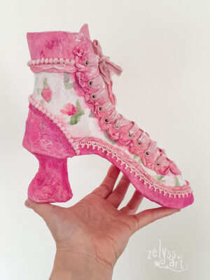 'Baroque ladies shoe' ♡ recycled art - paper sculpture made out of a cereal box!