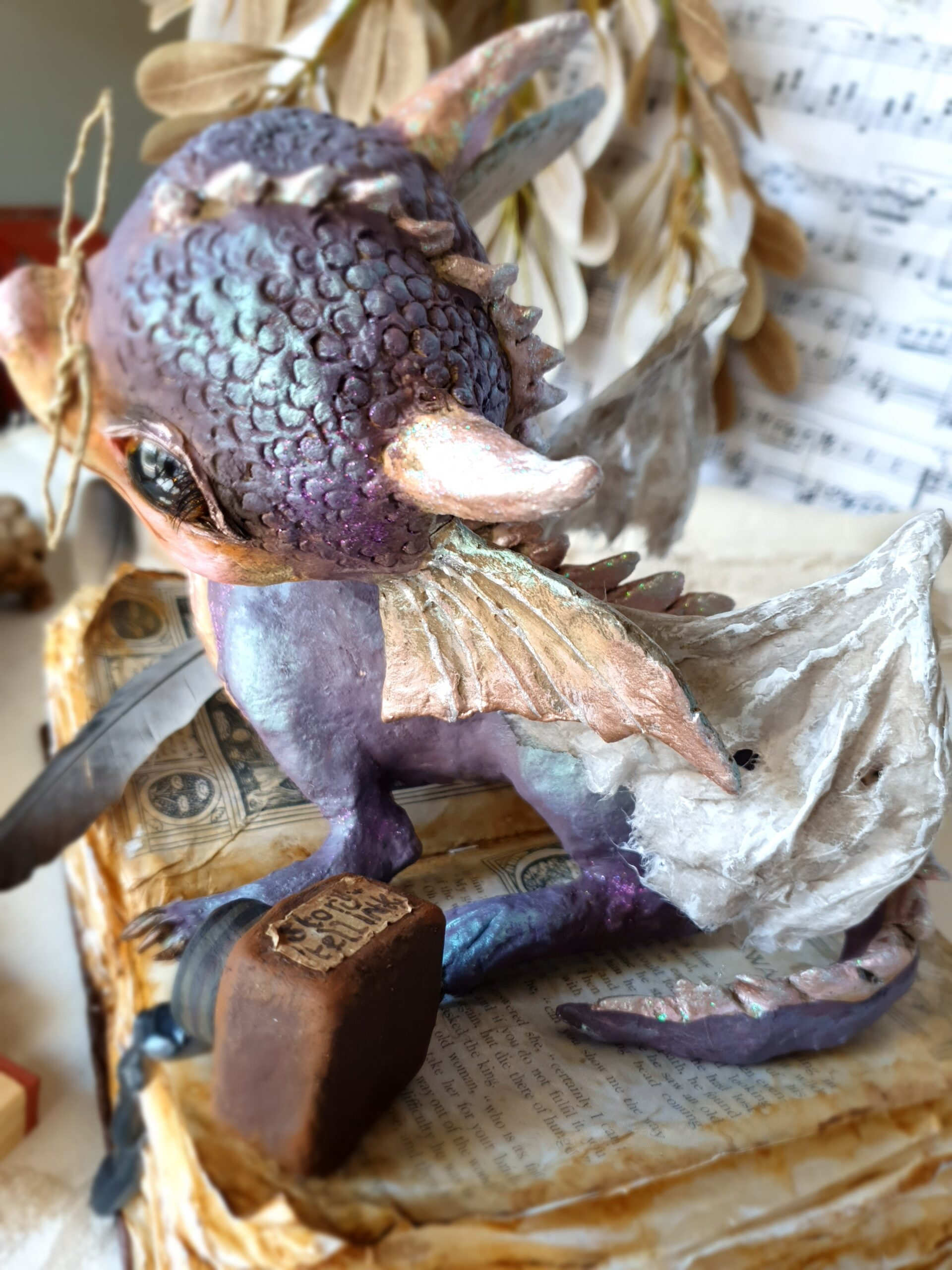 'The Librarian's Apprentice' - Papier-mâché sculpture 9x6x8"/23x16x22cm - Image 3